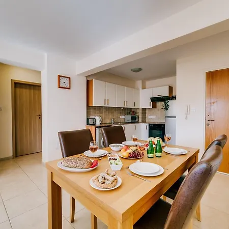 Theano Apartamento Paralimni